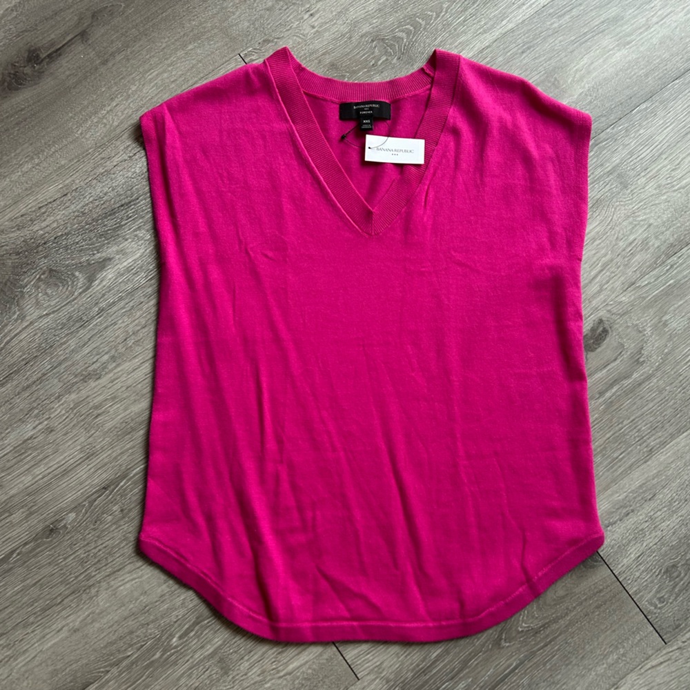 Banana Republic Pink Sweater Vest NWT size XXS (runs large)